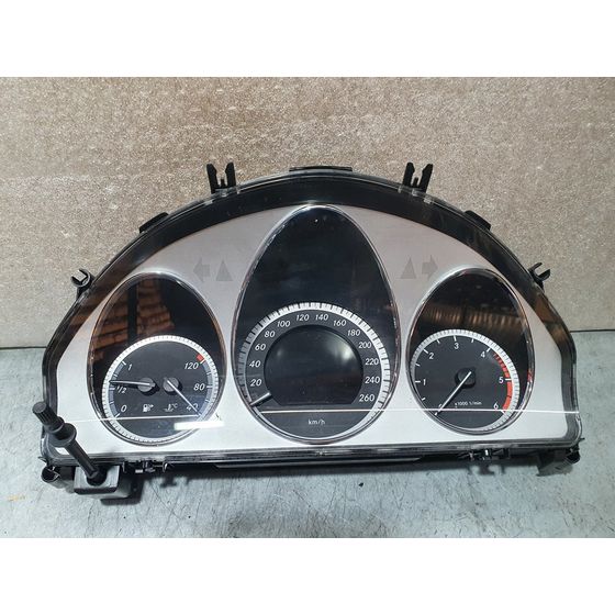 Cuadro Instrumentos Para Mercedes Clase C Berlina