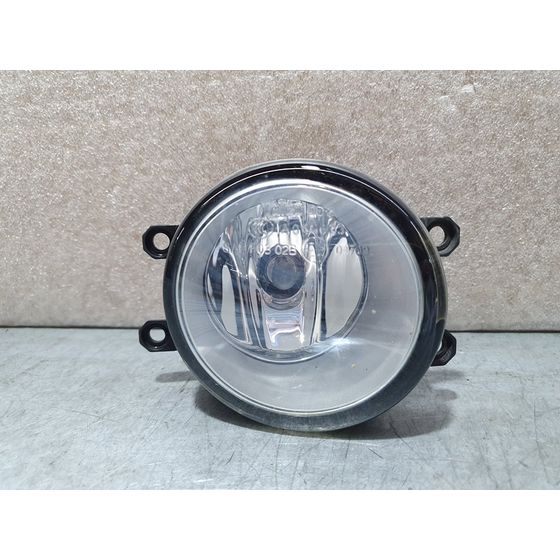 Faro Antiniebla Derecho Para Toyota Auris