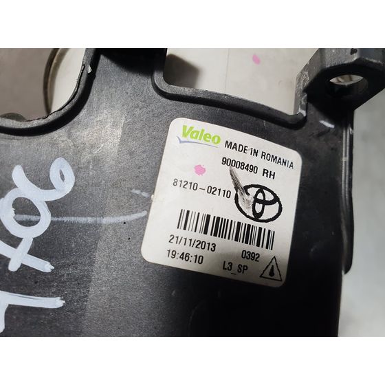 Faro Antiniebla Derecho Para Toyota Auris