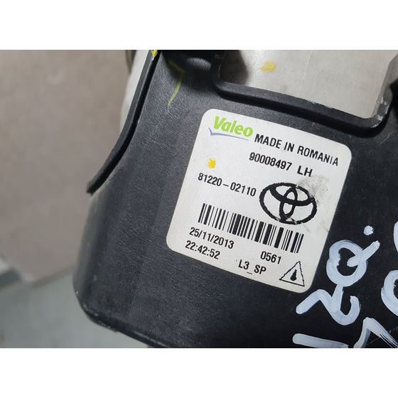 Faro Antiniebla Izquierdo para Toyota Auris
