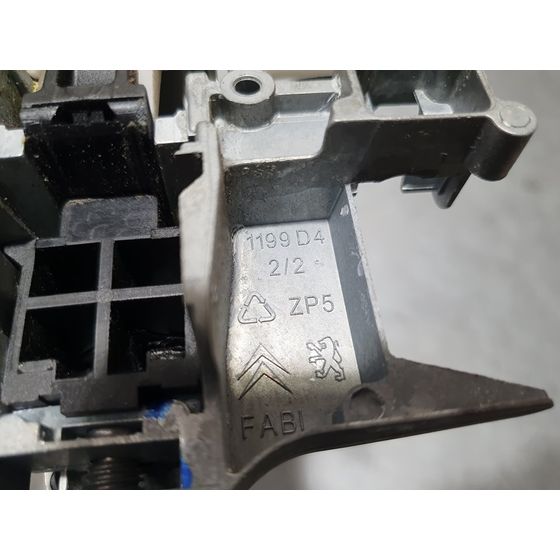 Maneta Exterior Delantera Derecha Para Peugeot 2008