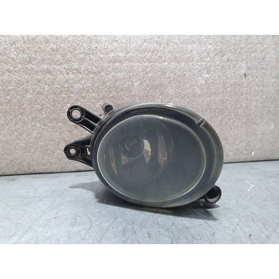 Faro Antiniebla Derecho para Audi A4 Avant (8E)