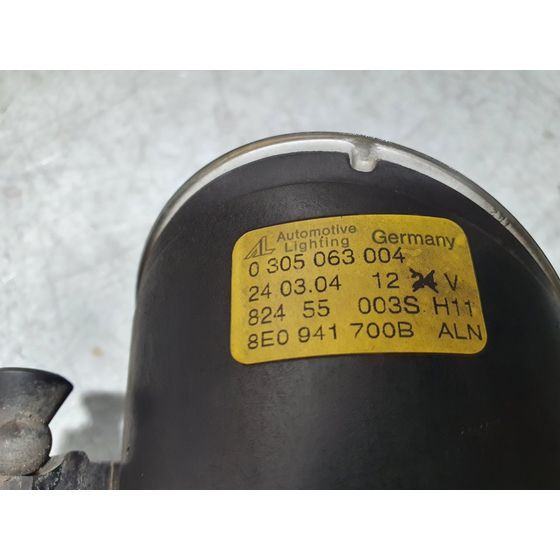 Faro Antiniebla Derecho para Audi A4 Avant (8E)