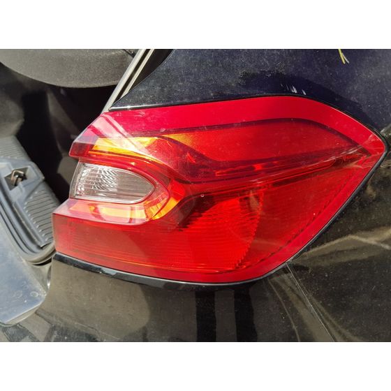 Piloto Trasero Derecho Para Ford Fiesta