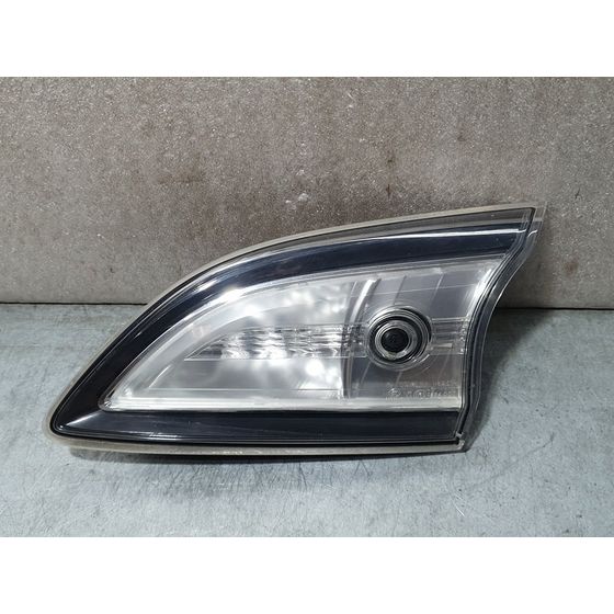 Piloto Trasero Derecho Para Mazda 3 Lim.