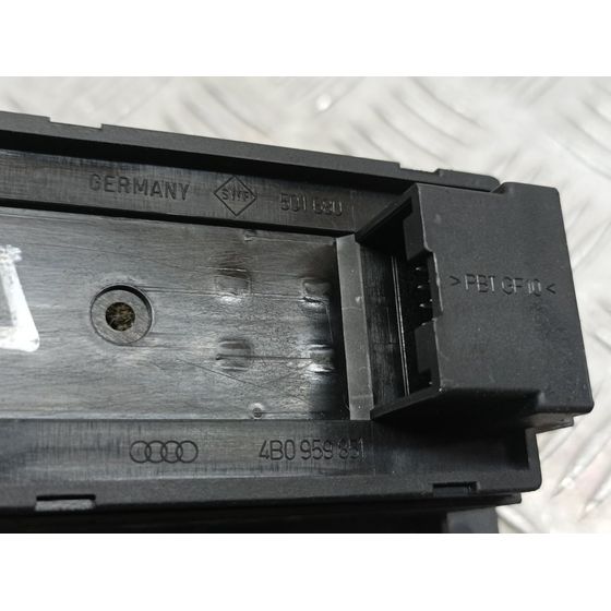 Mando Elevalunas Delantero Izquierdo Para Audi A6 Berlina