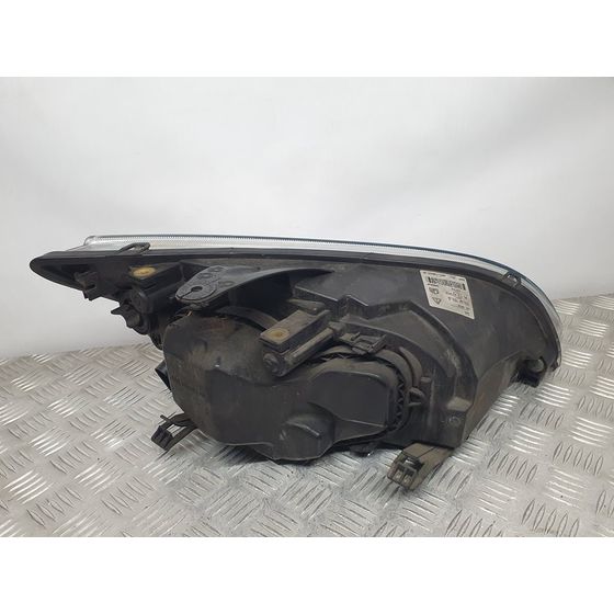 Faro Izquierdo para Ford Focus Berlina (Cap)