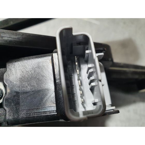 Elevalunas Delantero Derecho Para Peugeot 208