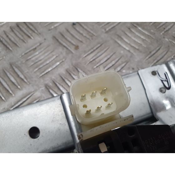 Elevalunas Delantero Derecho Para Nissan Micra V