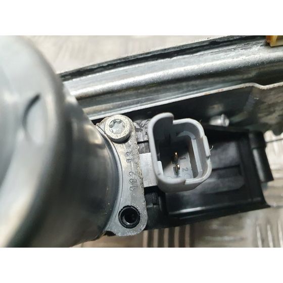 Elevalunas Delantero Derecho Para Peugeot 208