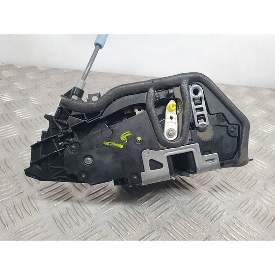 Cerradura Puerta Delantera Derecha Para Bmw Serie 2 Gran Coupe