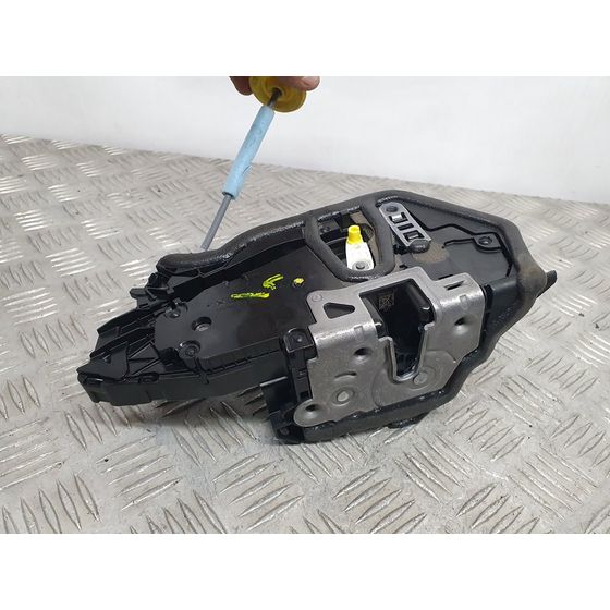 Cerradura Puerta Delantera Derecha Para Bmw Serie 2 Gran Coupe