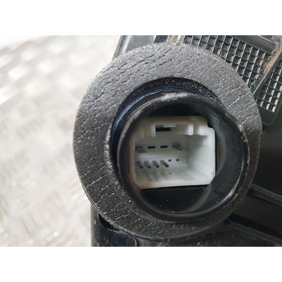 Cerradura Puerta Delantera Izquierda  Para Toyota Avensis Touring Sports