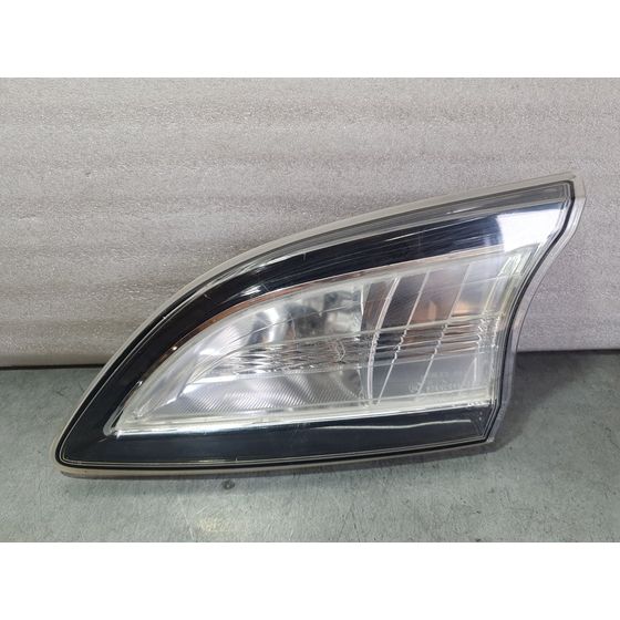 Piloto Trasero Derecho Para Mazda 3 Lim.
