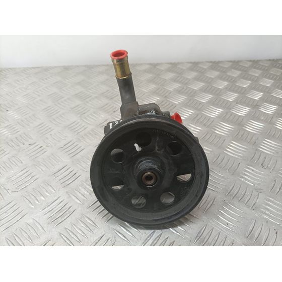 Bomba Direccion para Ford Focus Berlina