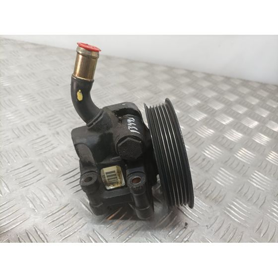Bomba Direccion para Ford Focus Berlina