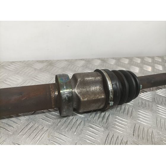 Transmision Delantera Derecha Para Ford Focus Berlina