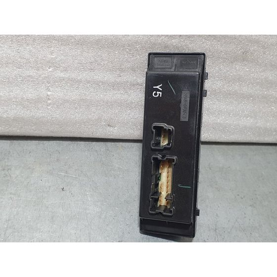 Mando Elevalunas Delantero Izquierdo para Nissan Pulsar (C13)
