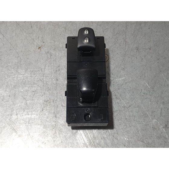 Mando Elevalunas Delantero Derecho para Nissan Pulsar (C13)