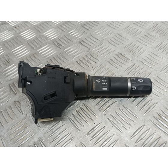 Mando Limpia Para Mazda 2 Lim.
