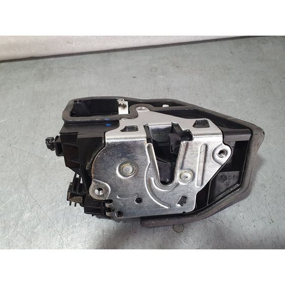 Cerradura Puerta Delantera Derecha Para Bmw Serie 7