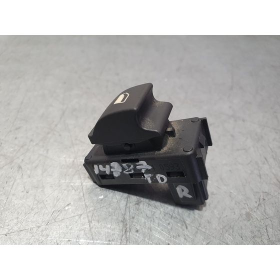 Mando Elevalunas Trasero Derecho Para Peugeot 3008