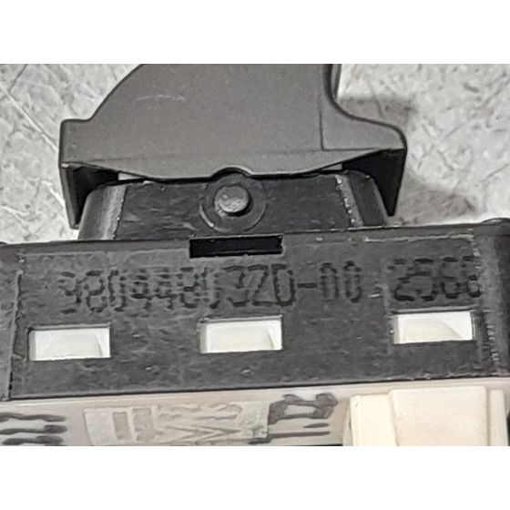 Mando Elevalunas Trasero Izquierdo Para Peugeot 3008