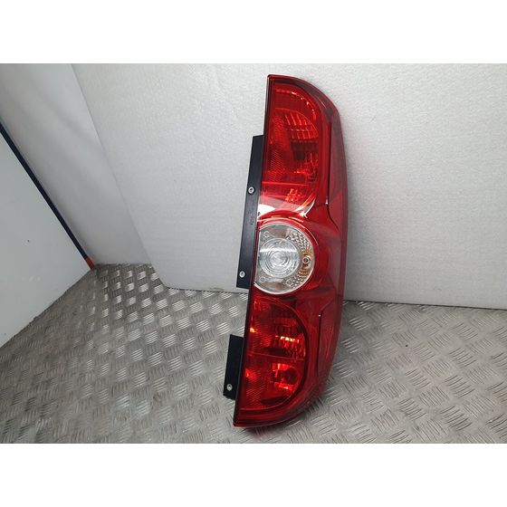 Piloto Trasero Derecho Para Opel Combo D