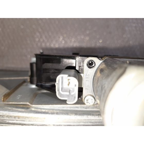Elevalunas Delantero Derecho Para Peugeot 208