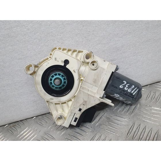 Motor Elevalunas Delantero Izquierdo para Audi A6 Berlina (4F2)