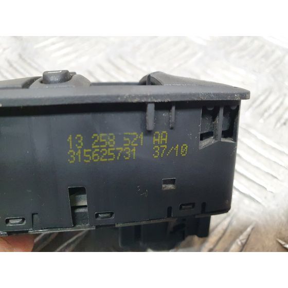Mando Elevalunas Delantero Izquierdo para Opel Corsa D
