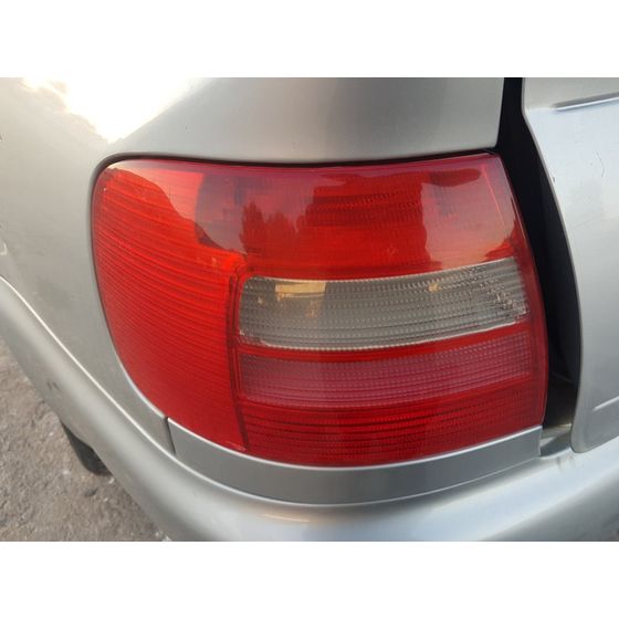 Piloto Trasero Izquierdo Para Audi A4 Berlina