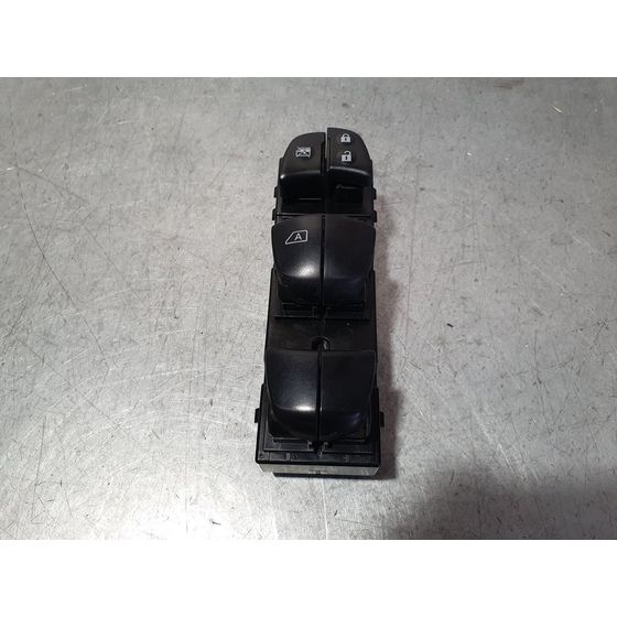 Mando Elevalunas Delantero Izquierdo Para Nissan Juke