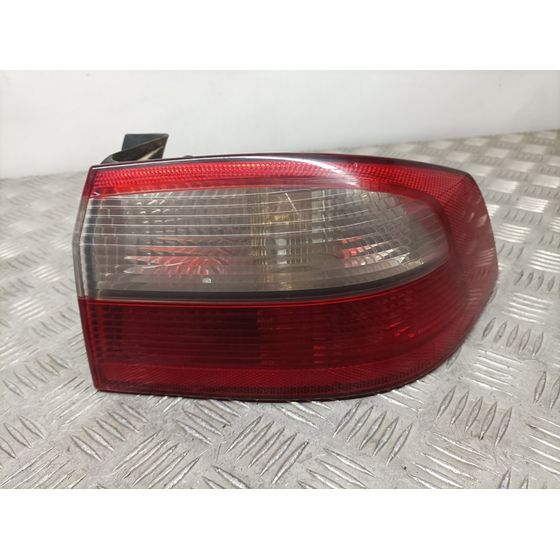 Piloto Trasero Derecho Para Renault Laguna Ii