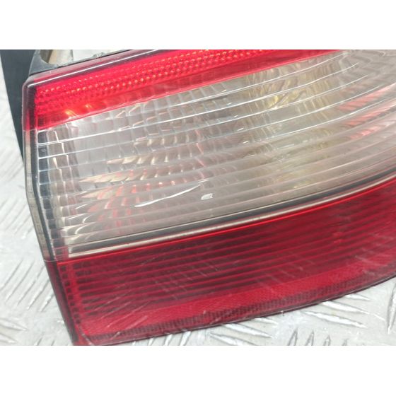 Piloto Trasero Derecho Para Renault Laguna Ii