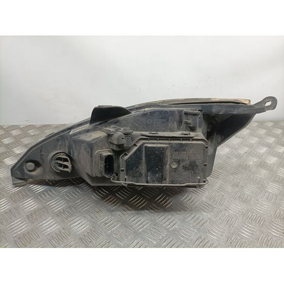 Faro Derecho para Ford Focus Berlina (Cak)
