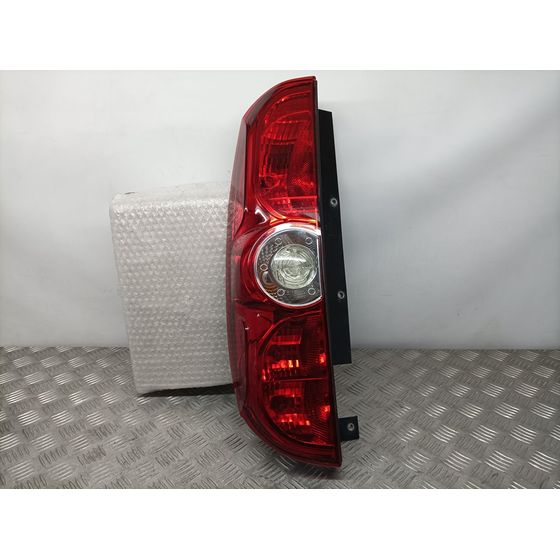 Piloto Trasero Izquierdo Para Fiat Doblo