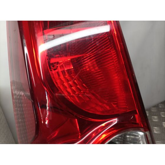 Piloto Trasero Izquierdo Para Fiat Doblo