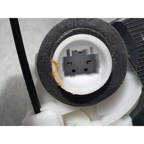 Cerradura Puerta Trasera Derecha Para Toyota Yaris