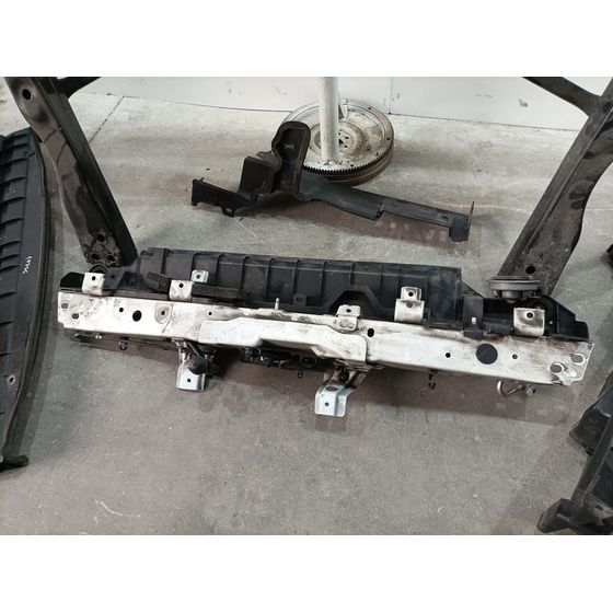 Travesaño Superior para Nissan Qashqai (J11)