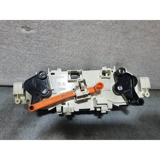 Mando Calefaccion / Aire Acondicionado Para Peugeot 208