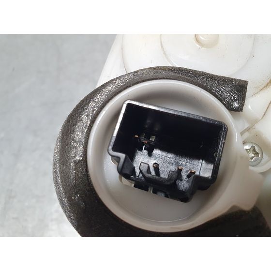 Cerradura Puerta Delantera Derecha para Mazda 6 Lim. (Gh)
