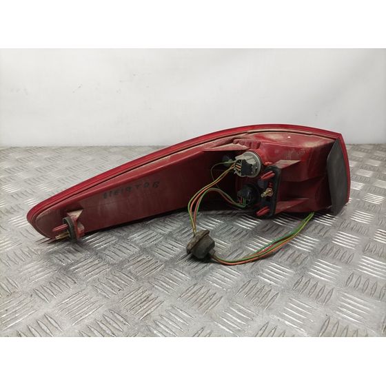 Piloto Trasero Derecho Para Peugeot 607