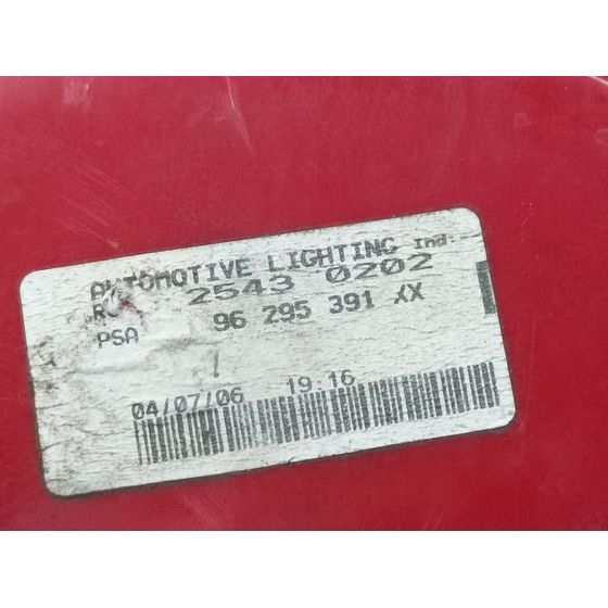 Piloto Trasero Derecho Para Peugeot 607