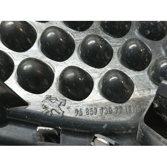 Rejilla Delantera Para Peugeot 3008