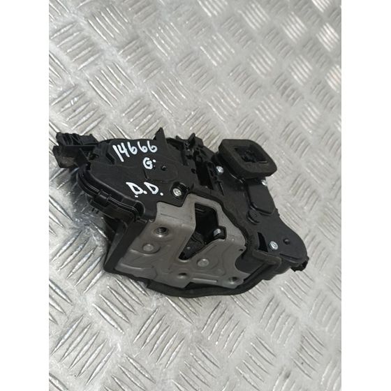 Cerradura Puerta Delantera Derecha Para Skoda Scala
