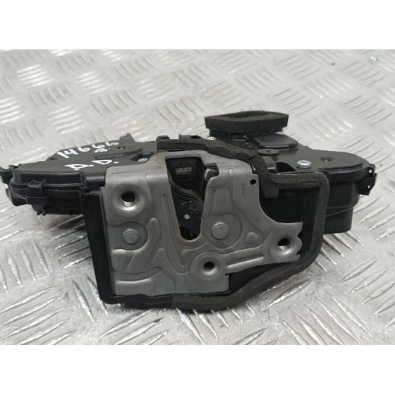 Cerradura Puerta Delantera Derecha Para Skoda Scala