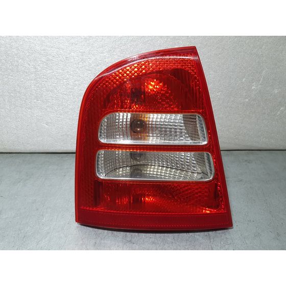 Piloto Trasero Izquierdo Para Skoda Octavia Berlina