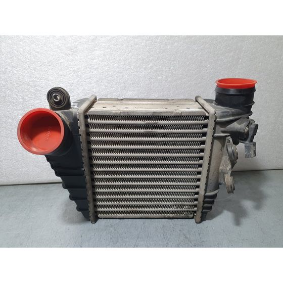 Intercooler para Skoda Octavia Berlina (1U2)
