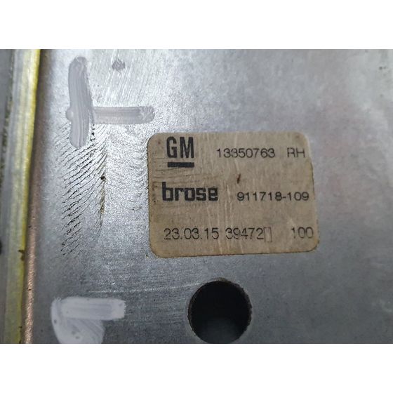 Elevalunas Trasero Derecho para Opel Astra J Lim.